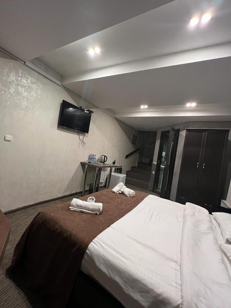 Elno Hotel Tbilisi Luaran gambar